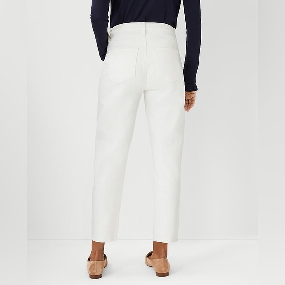NWT Ann Taylor Sculpting Pocket Mid Rise Taper Jeans in Natural Size 4 - Picture 3 of 8